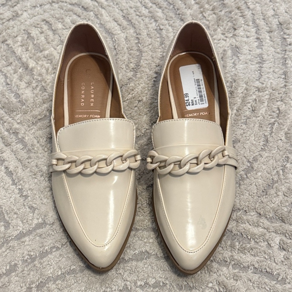 LC Lauren Conrad Cream Chain Loafers Memory Foam Size 9